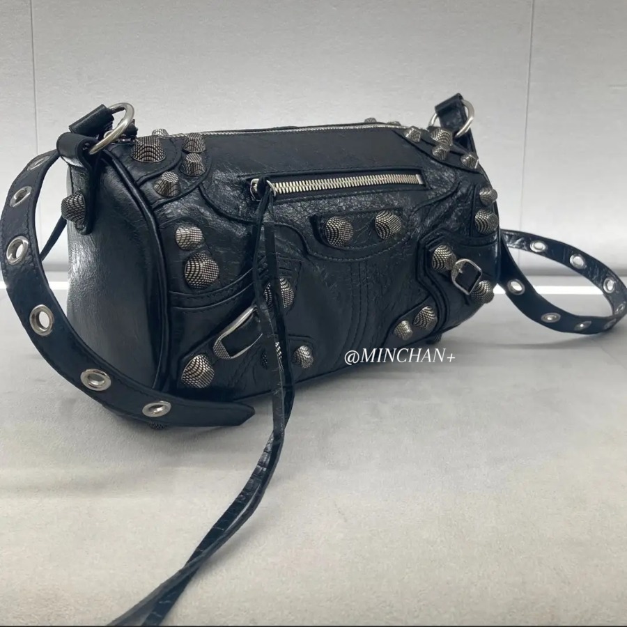 【BALENCIAGA】LE CAGOLE MEN シリンダーバッグ