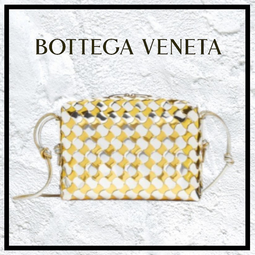 BOTTEGA VENETA 【新作】 スモール ループ カメラバッグ ◆ 人気