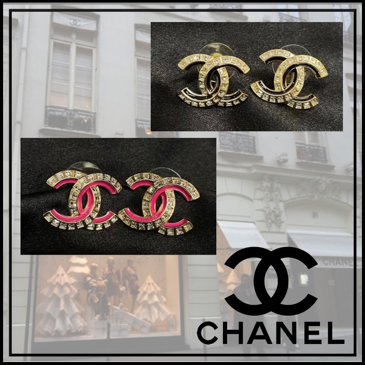 ピンクとブラックのラインが効いてる CHANEL CCマーク ピアス