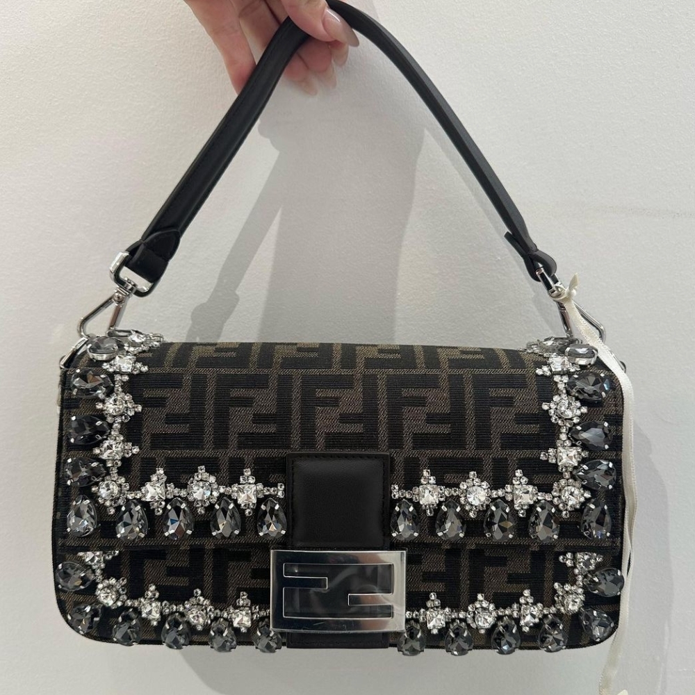 23FW★【FENDI】バゲット クリスタル刺繍 FFジャカード バッグ