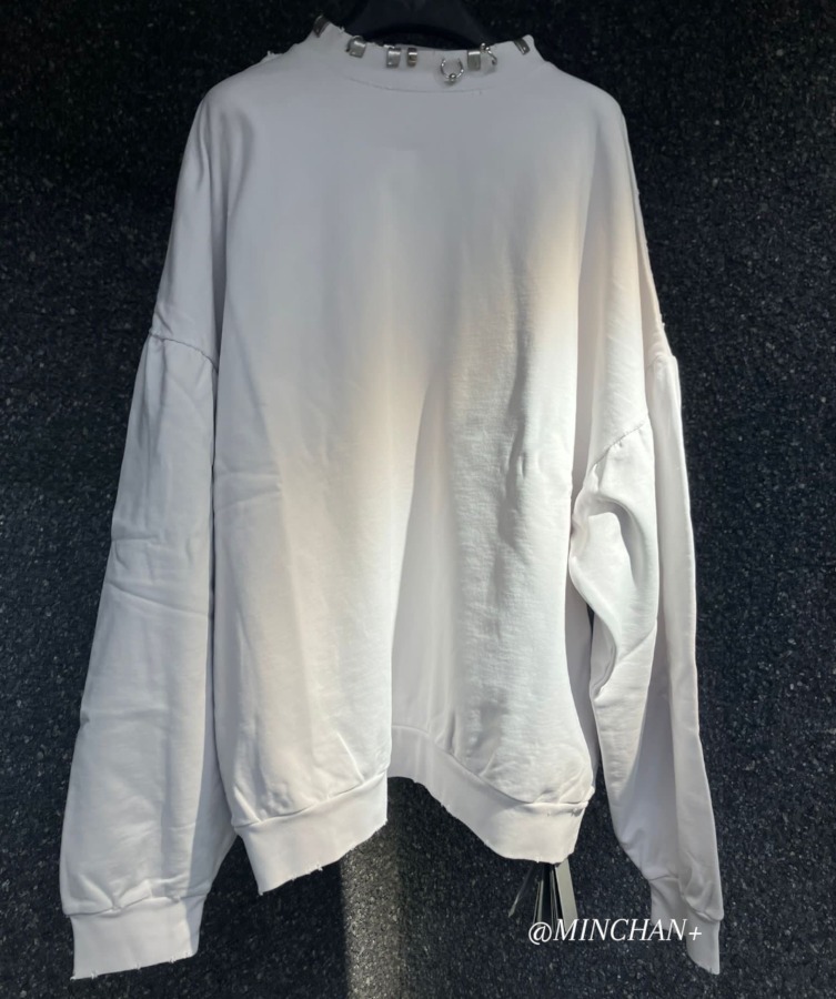 2カラー【BALENCIAGA】PIERCED ROUND スウェットシャツ 2カラー【BALENCIAGA】PIERCED ROUND スウェットシャツ