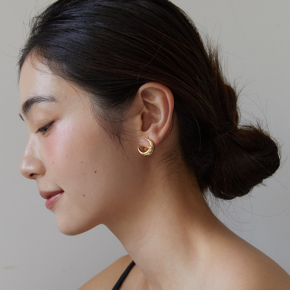 【TATIANA】Twinkle New Moon EarJacket Earrings 韓国発 ピアス TATIANA】Twinkle New Moon EarJacket Earrings 韓国発 ピアス