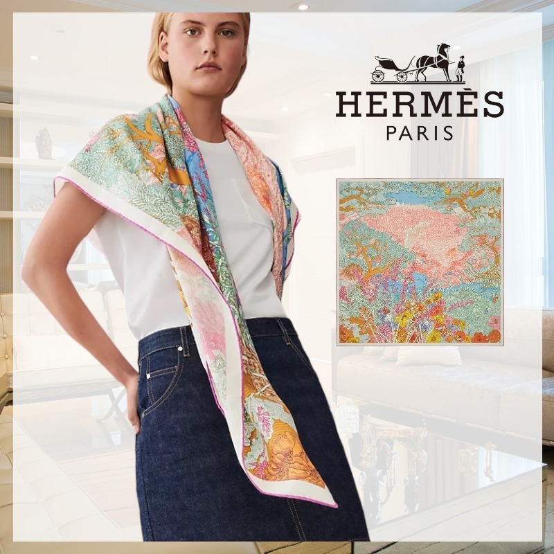 【フェミニンな装いに】HERMES《Retour a la Nature》スカーフ