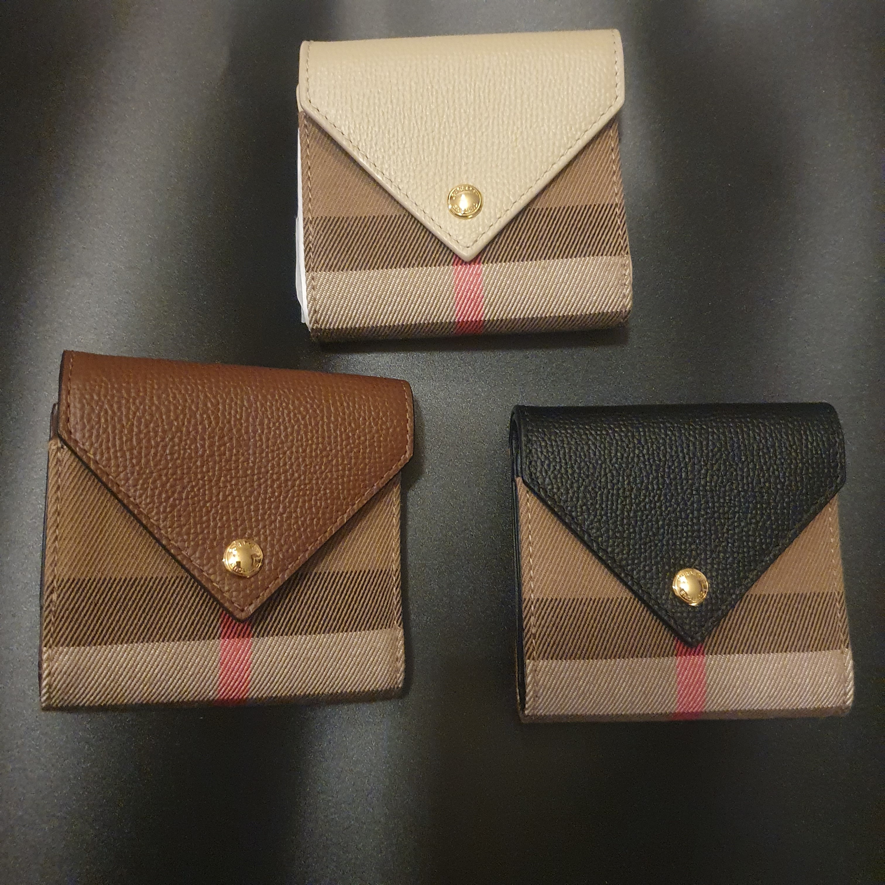 手元在庫■VIPSale■Burberry チェック二つ折り財布 new model♪