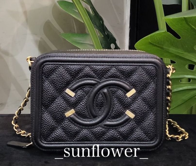 シャネル Filigree バニティー ショルダーバッグ ブラック