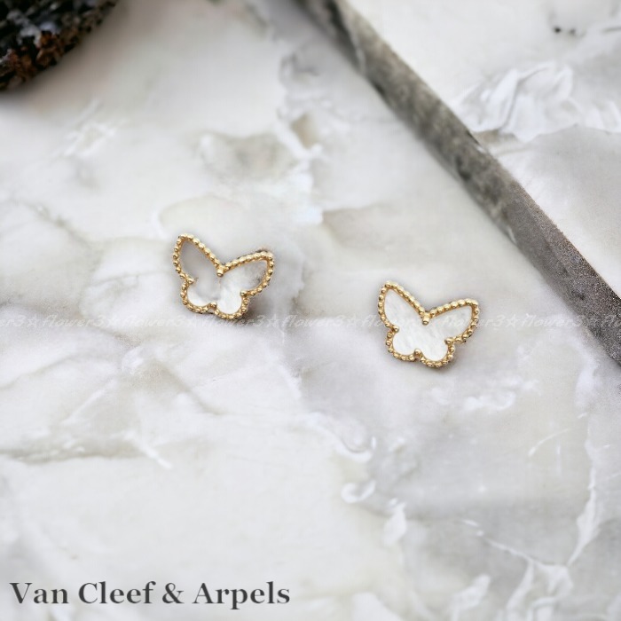 最新の激安 ヴァンクリ スウィート ピアス☆すぐ届く パピヨン アルハンブラ アクセサリー