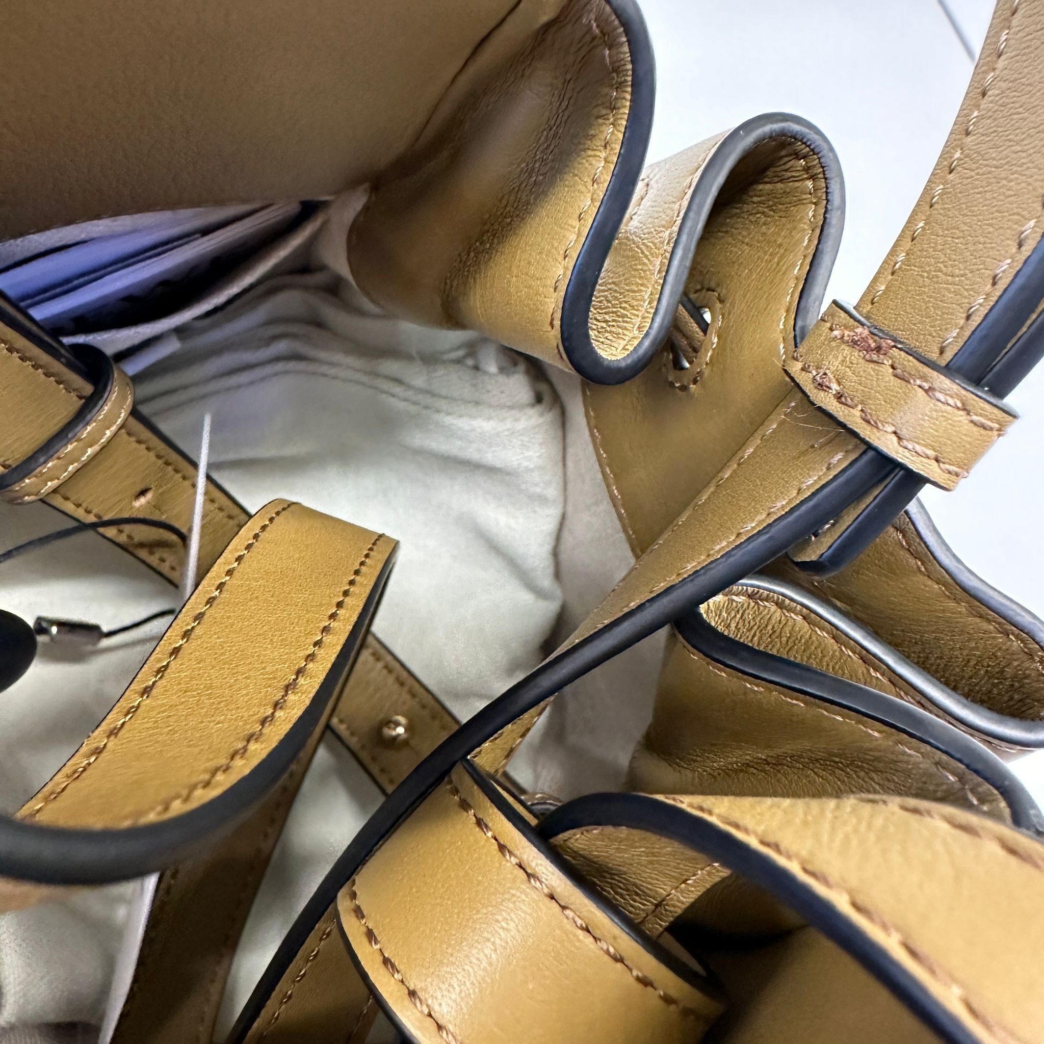 【VIPセール】ロエベ LOEWE ハンモック DW ミニ バッグ VIPセール】ロエベ LOEWE ハンモック DW ミニ バッグ