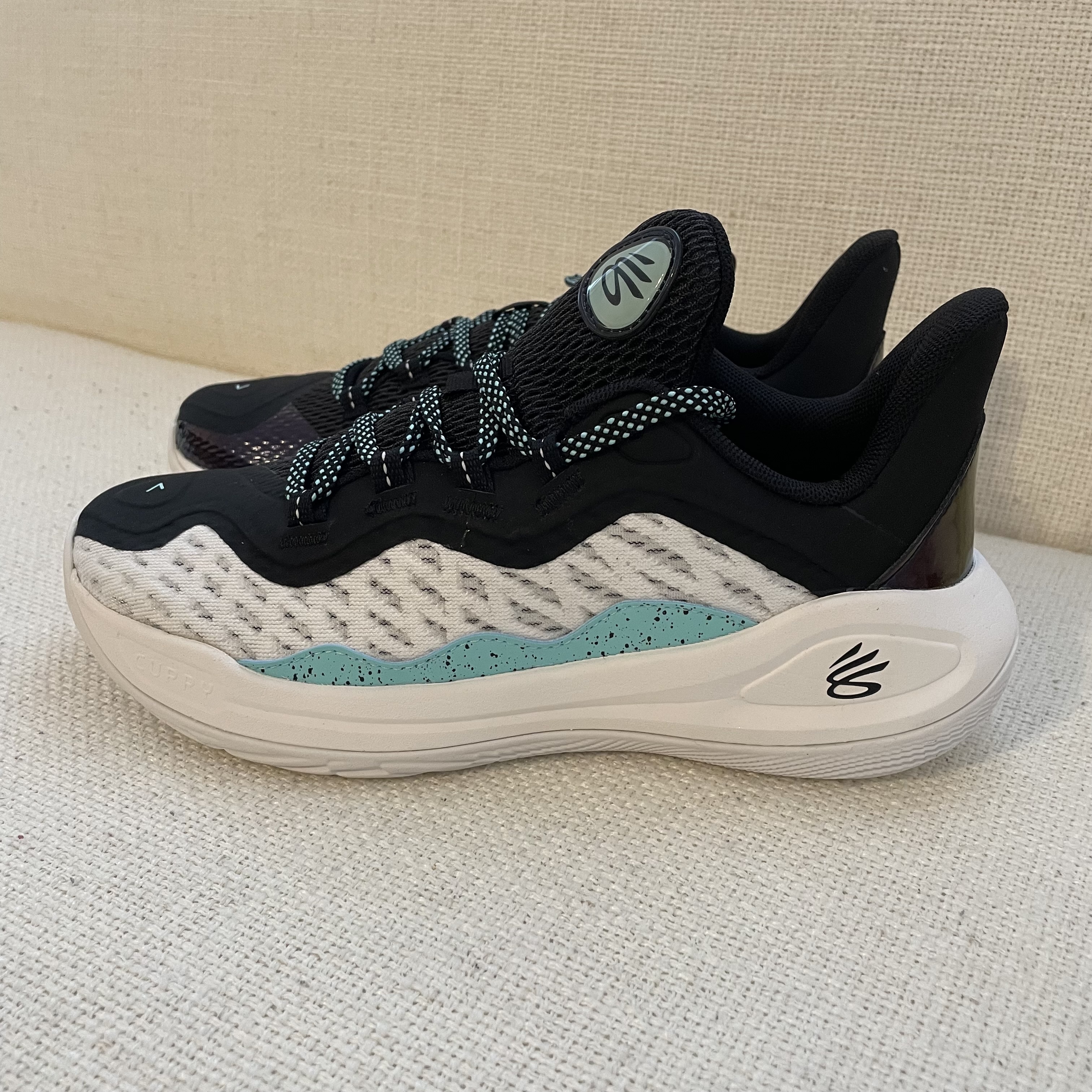 大人もOK! UNDER ARMOUR バスケシューズ Curry 11 Future Curry