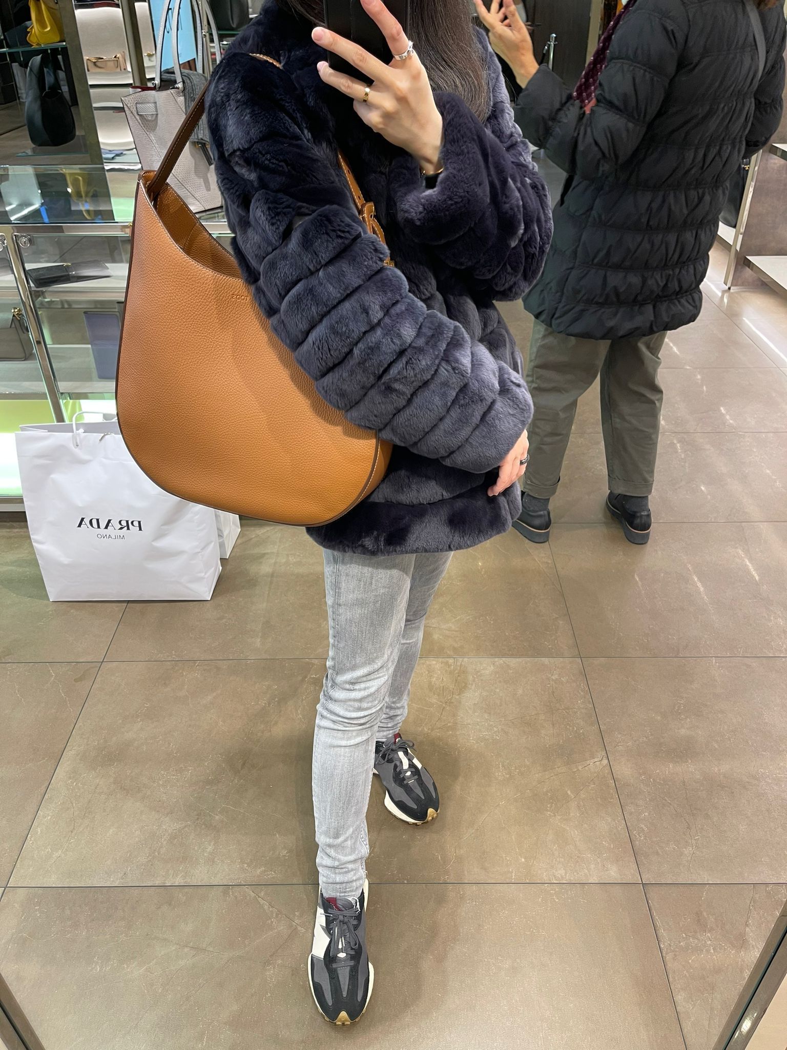 ☆大特価セール☆数わずか♪【TOD'S】AOR SACCA HOBO ZIP バック