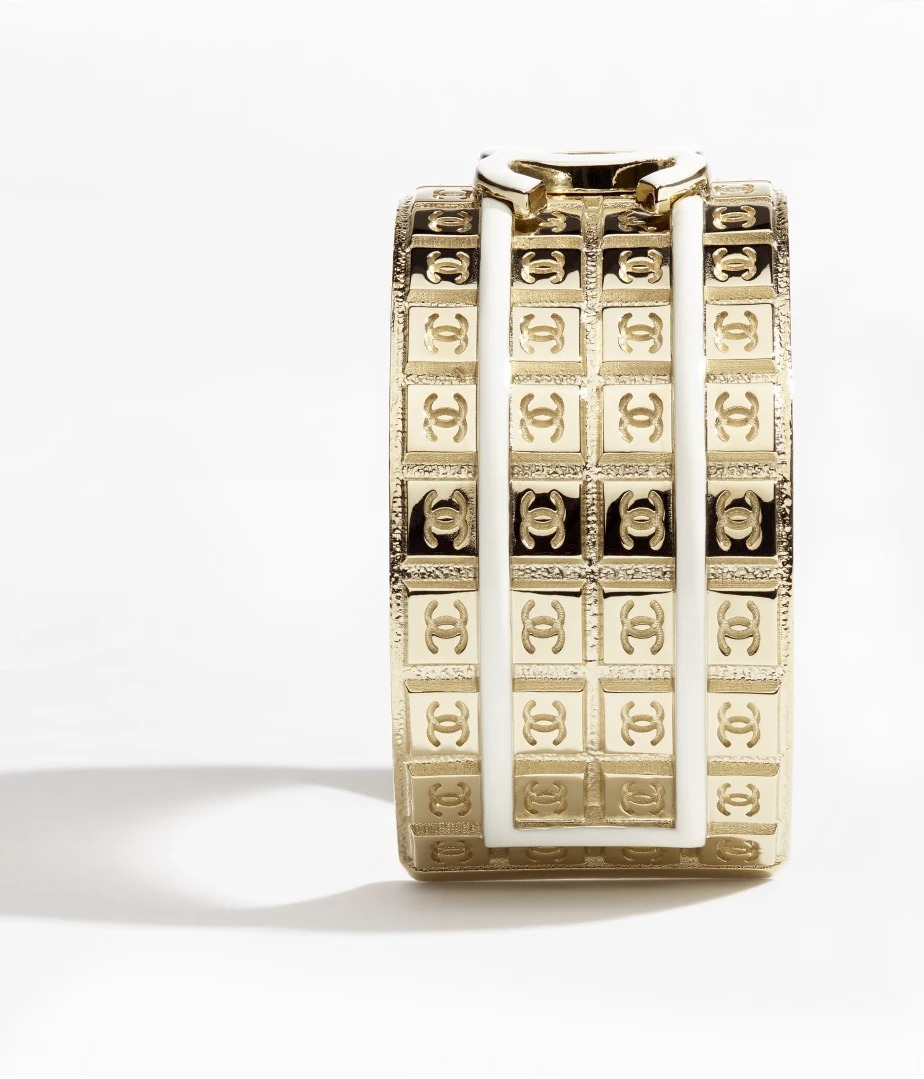 《24C》キュートなロゴがたくさん♪【CHANEL】シャネル バングル