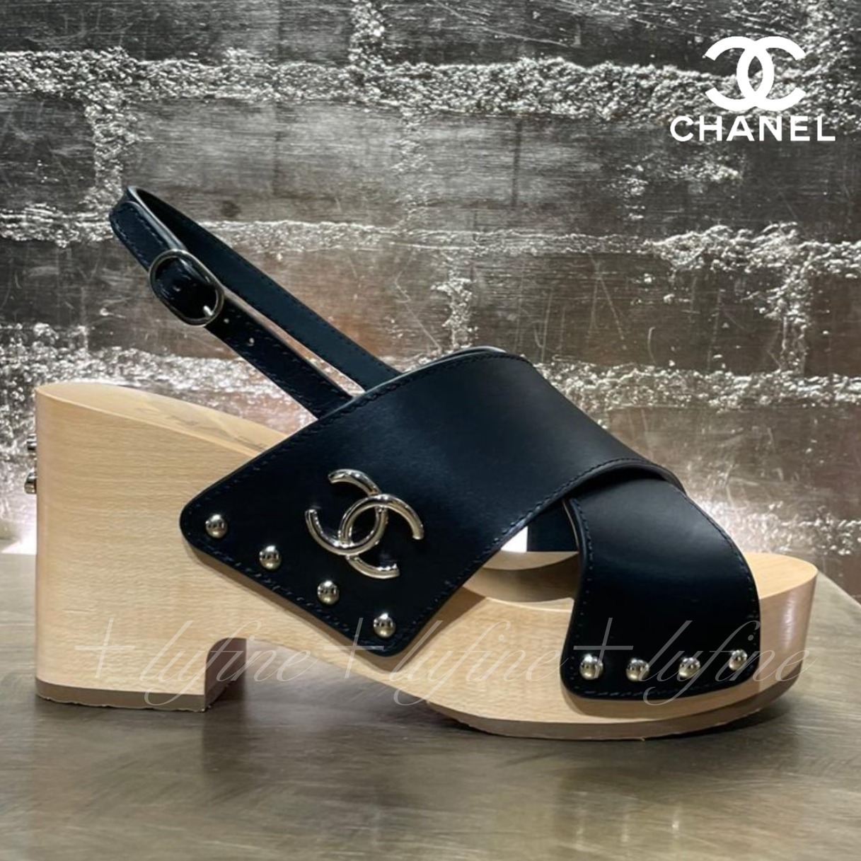 【踵の四葉クローバーが可愛い＊】CHANEL サンダル サボ レザー
