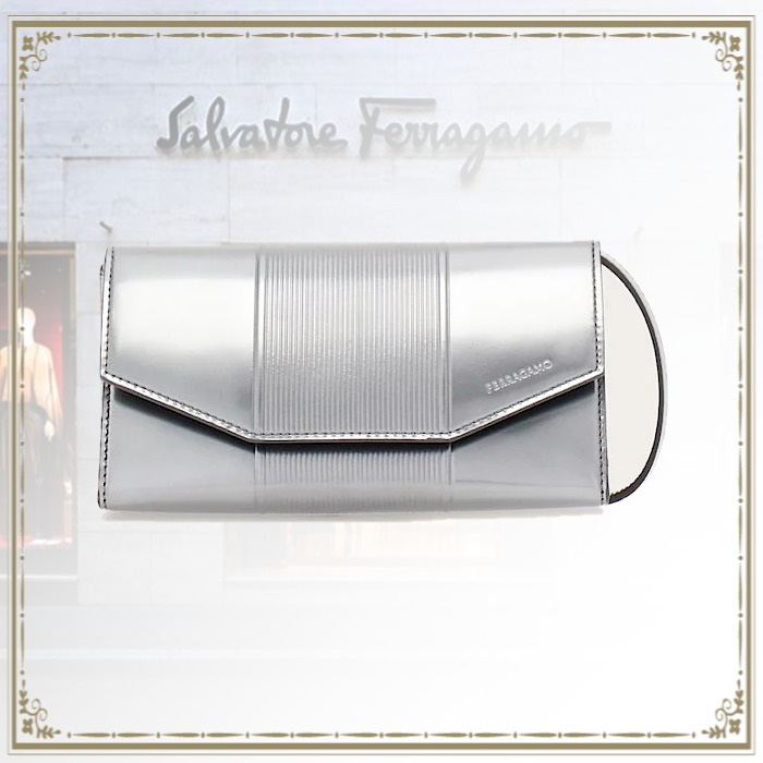 【★日本未入荷★】Salvatore Ferragamo ☆ ショルダーバッグ