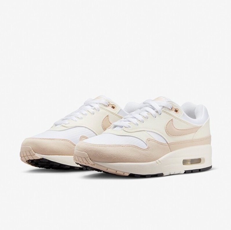 ☆韓国の人気☆【NIKE】☆NIKE AIR MAX SYSTM(W)ORANGE☆22-26cm ☆韓国の人気【NIKE】☆NIKE AIR MAX 1 PALE IVORY(W)☆22-26cm