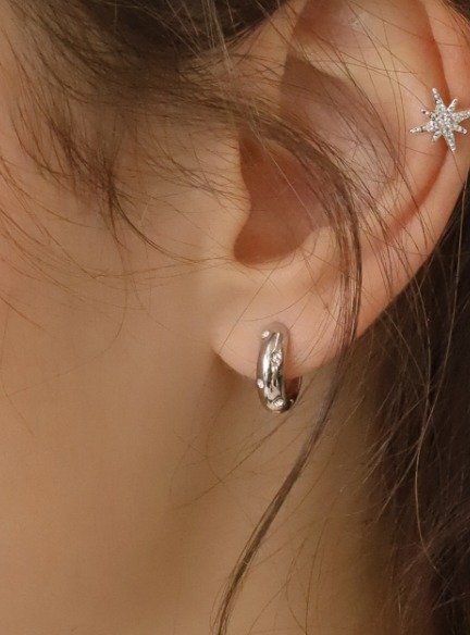 [ENGBROX] aespaエスパカリーナ着用☆MINI CUBIC COCOON EARRING