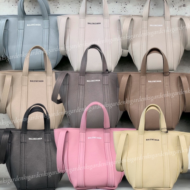 日本限定 即納 BALENCIAGA EVERYDAY 2.0 XS NORTH-SOUTH バッグ