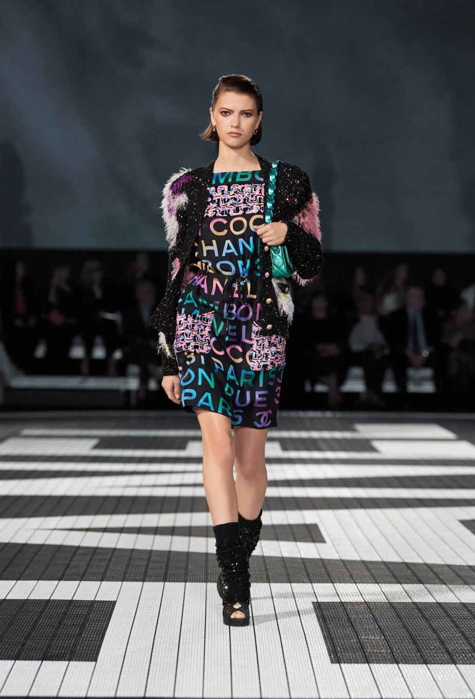 24C》素敵なデザイン♪【CHANEL】シャネル カーディガン (CHANEL