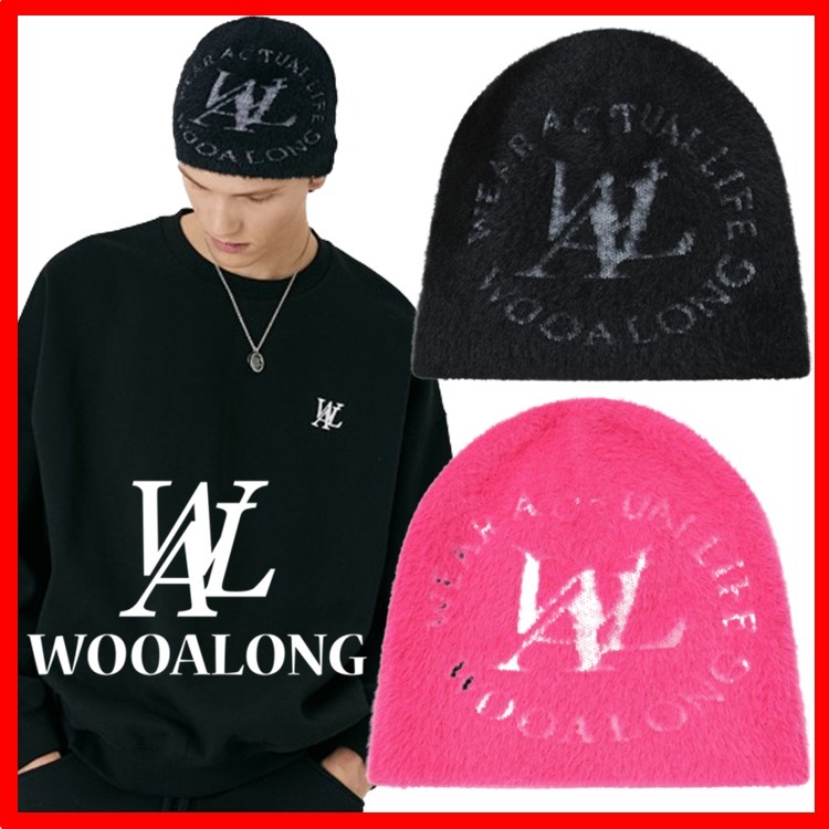 ★韓国の人気★【WOOALONG】★Flor logo hairy beani.e★