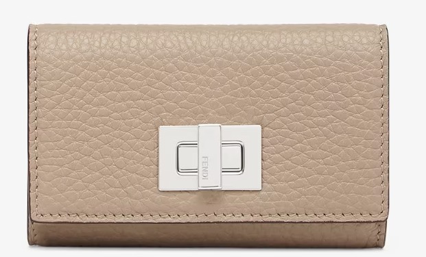 美品 フェンディ キーケース 6連 セレリア ピーカブー ベージュ