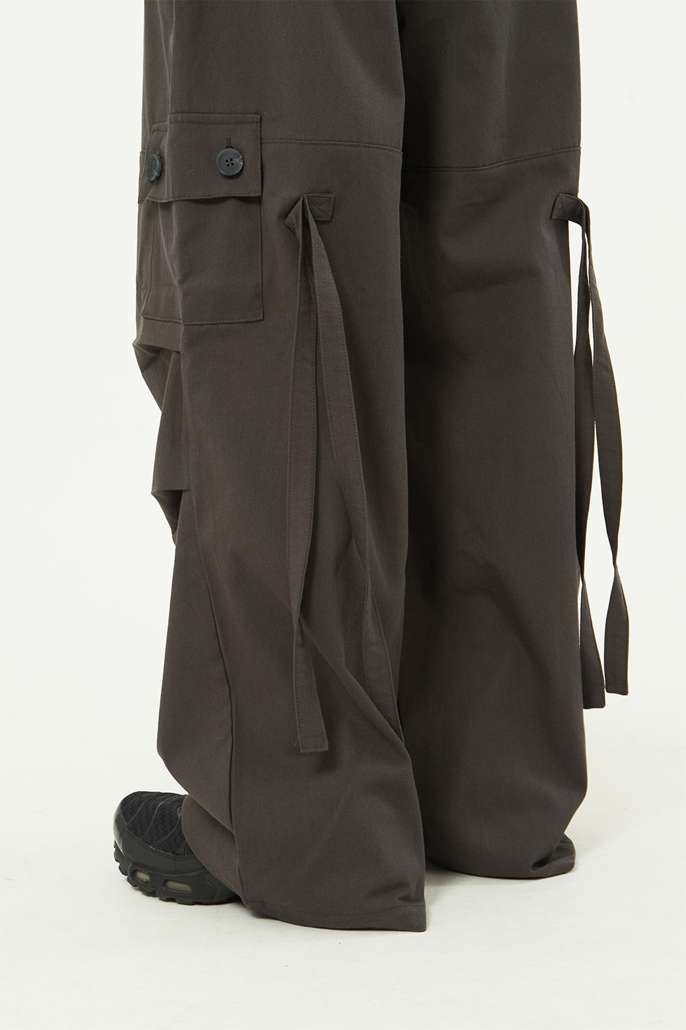 【Raucohouse】Newell cargo strap wide pants Raucohouse】Newell cargo strap wide pants (Raucohouse/パンツ