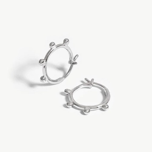 ☆MISSOMA☆LUCY WILLIAMS ヒンジ付き フープピアス ☆MISSOMA☆LUCY WILLIAMS ヒンジ付き フープピアス