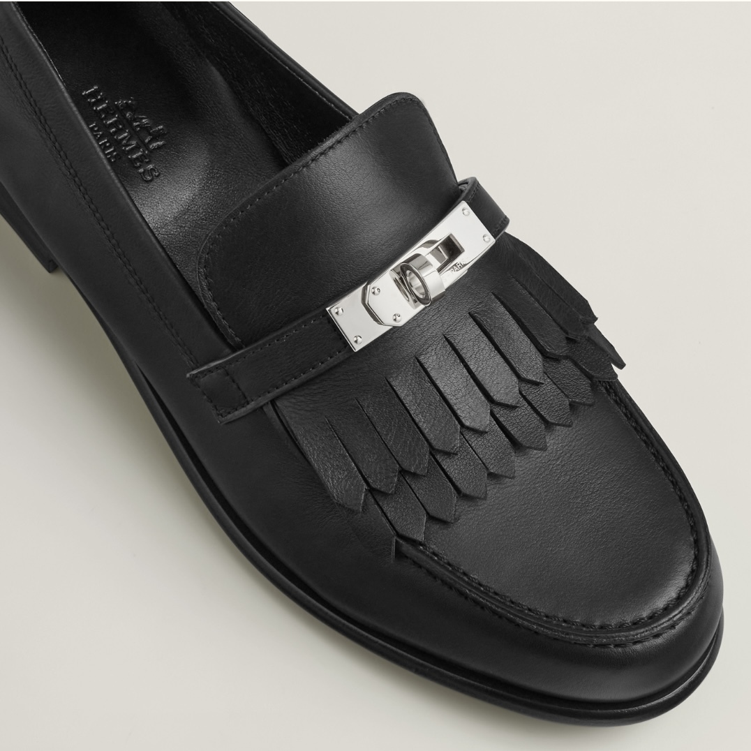 【目を惹く☆】フリンジがオシャレ♪ HERMES ローファー フリンジで可愛らしく♪HERMES ローファー《Destin》
