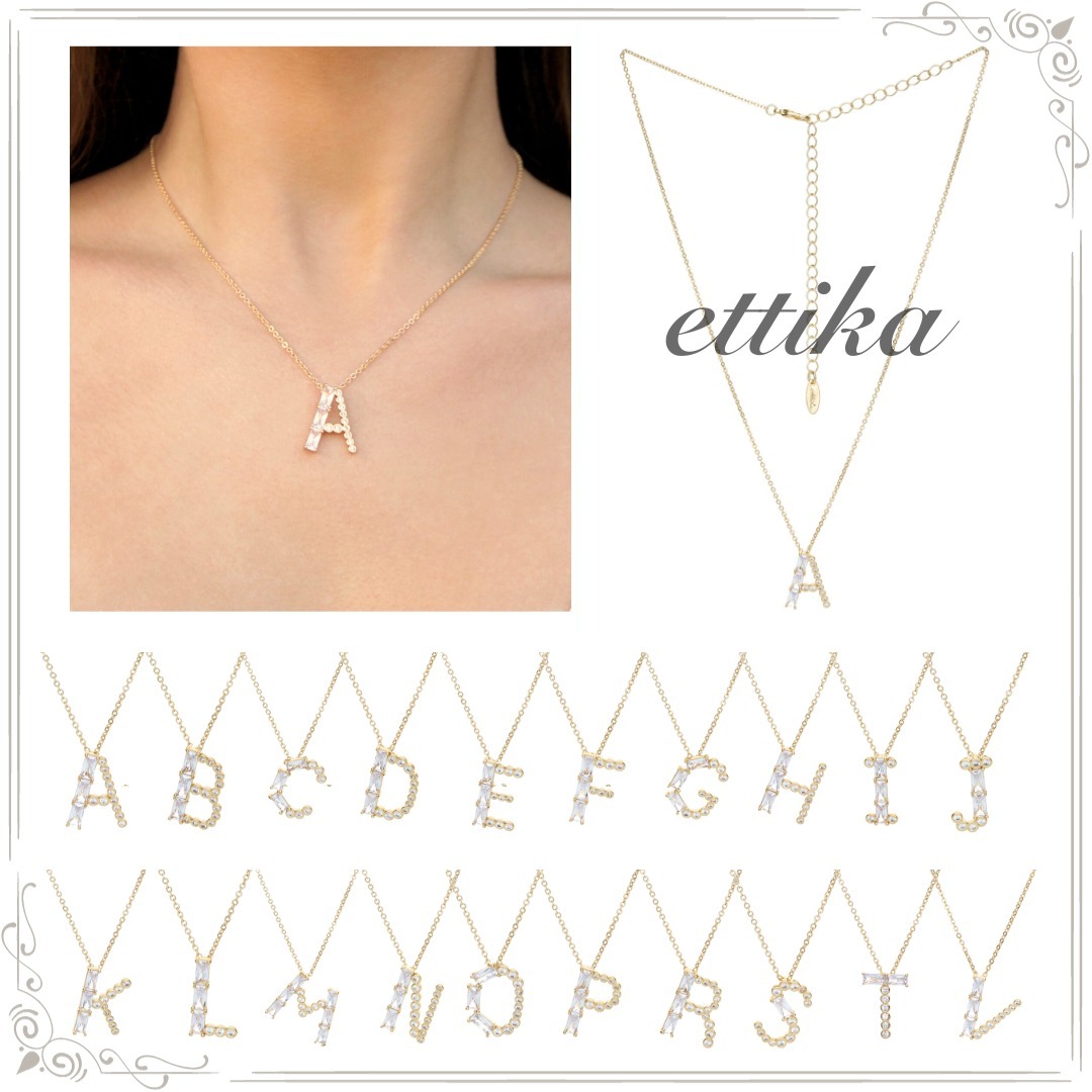 ギフトに♪【Ettika】ミックス クリスタル イニシャルネックレス