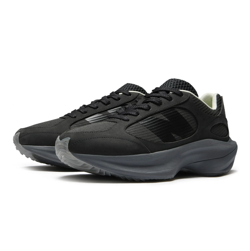 New balance ☆ Warped Runner Black