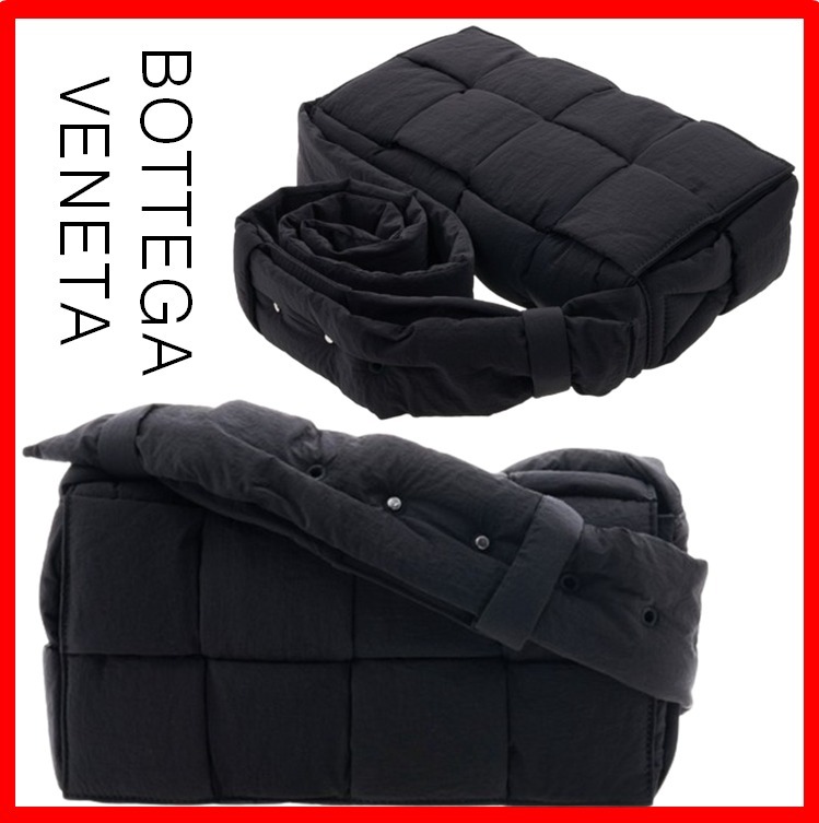 ☆人気☆【BOTTEGA VENETA】☆パデッド カセットバッグBLACK☆