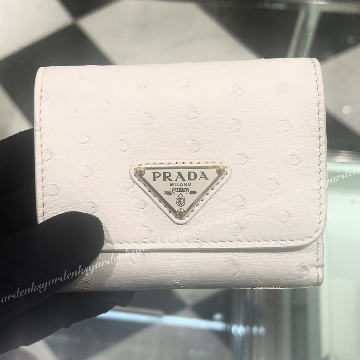 希少！限定！すぐ届く！PRADA オーストリッチ 折りたたみ財布