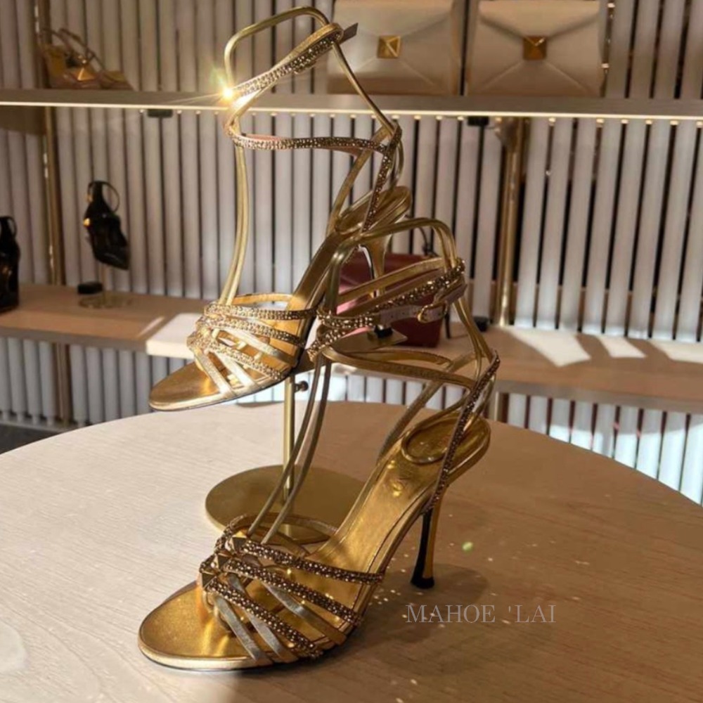 VALENTINO スタッズ サンダル