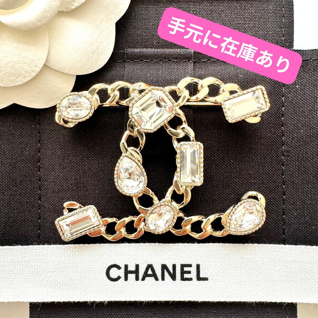 胸元に輝くカメリア♪ CHANEL シャネル ブローチ