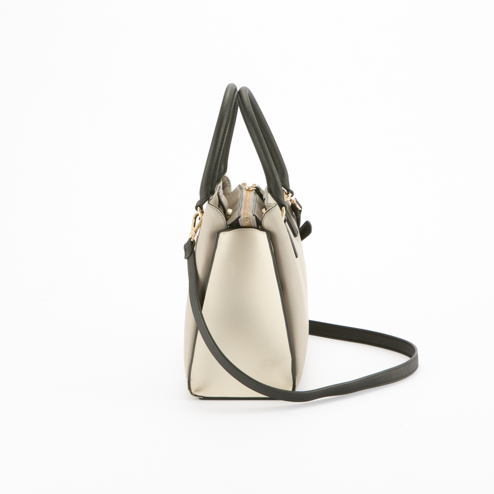 【Guess】国内発送 ハンド トートバッグ SLEEPY HOLLOW ゲス Guess】国内発送 ハンド トートバッグ SLEEPY HOLLOW ゲス