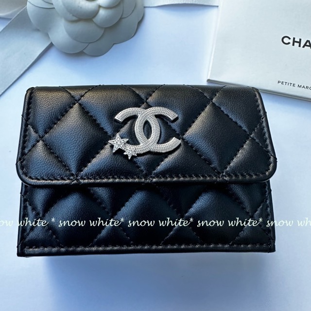CHANELの輝きを添えて☆リボンモチーフ CCマーク ギフトにも 蝶ネクタイ風で可愛い】煌めき輝くリボン☆CHANEL☆ネックレス