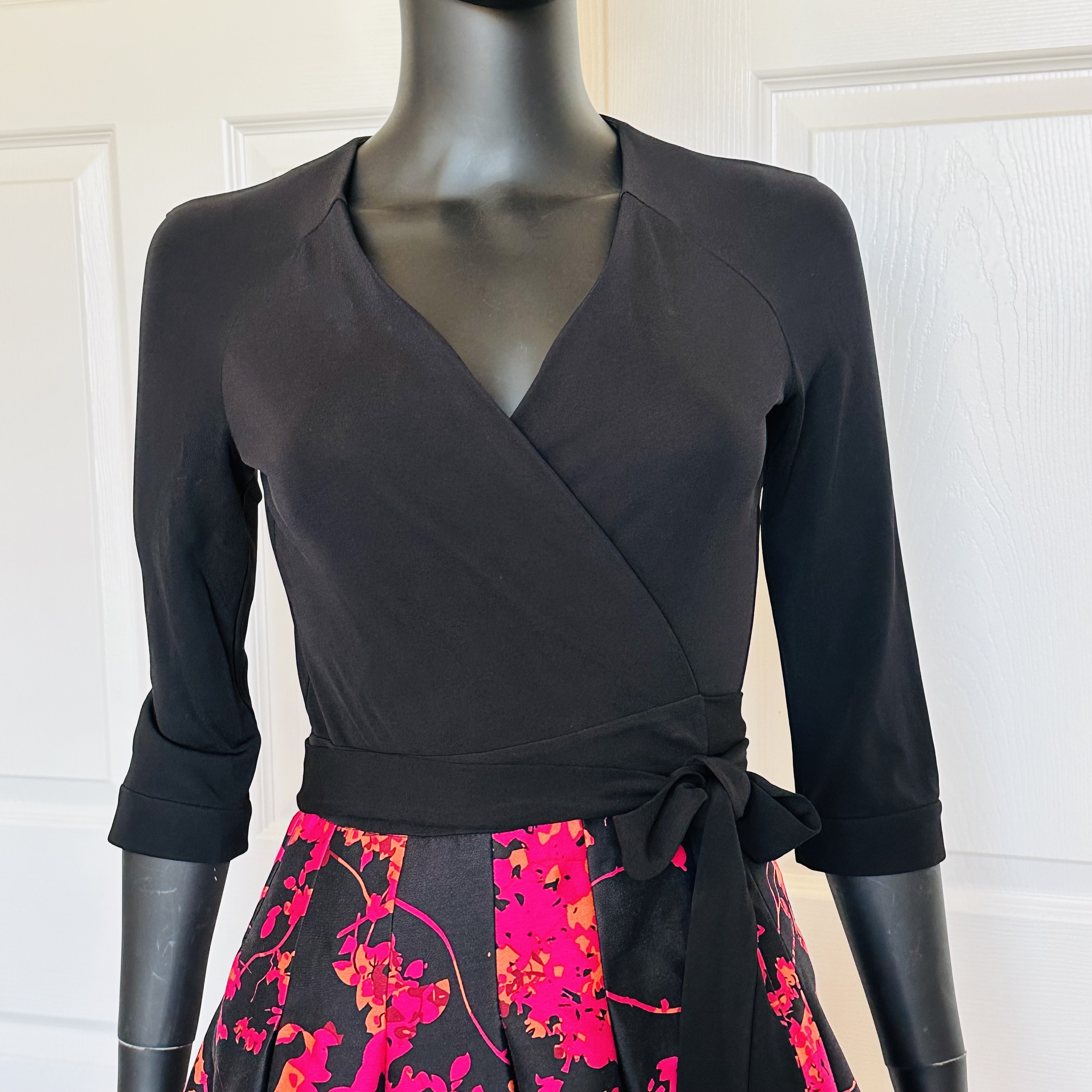 DVF Jewel プリントラップワンピース異素材コンボ フィト フレア DVF Jewel プリントラップワンピース異素材コンボ フィト フレア