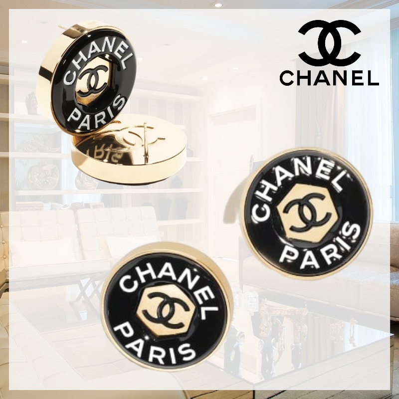 【24C☆クラシックでエレガント】 CHANEL ロゴ スタッド ピアス