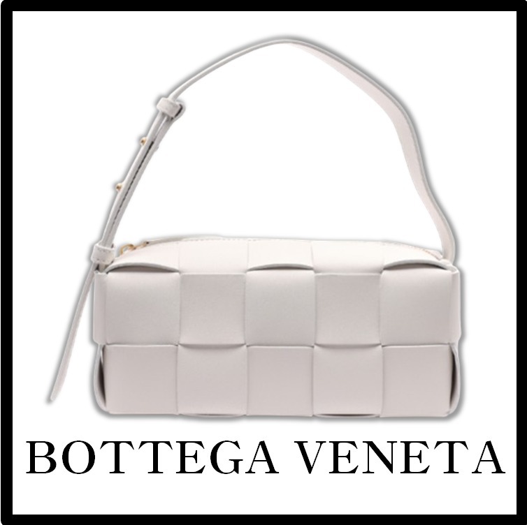 関税込★BOTTEGAVENETA ブリックカセット ショルダーバッグWHITE