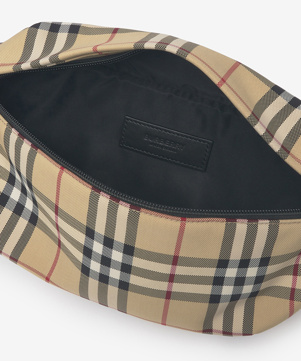 《BURBERRY》 8084114 ビンテージ チェック ベルトバッグ