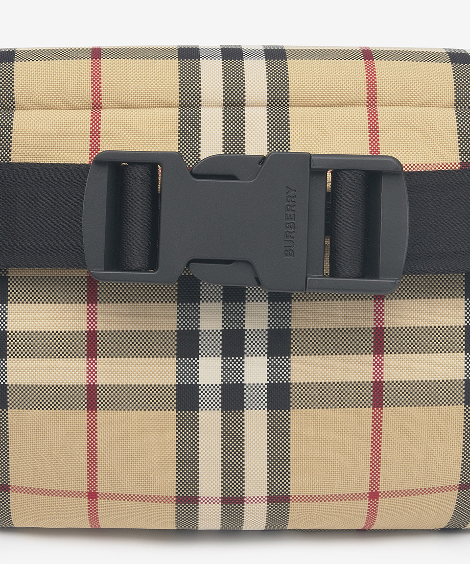 《BURBERRY》 8084114 ビンテージ チェック ベルトバッグ