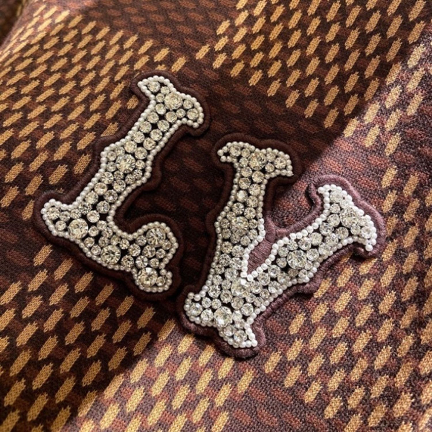 《大人カジュアルに》LOUIS VUITTON LVロゴ ジャガード Tシャツ