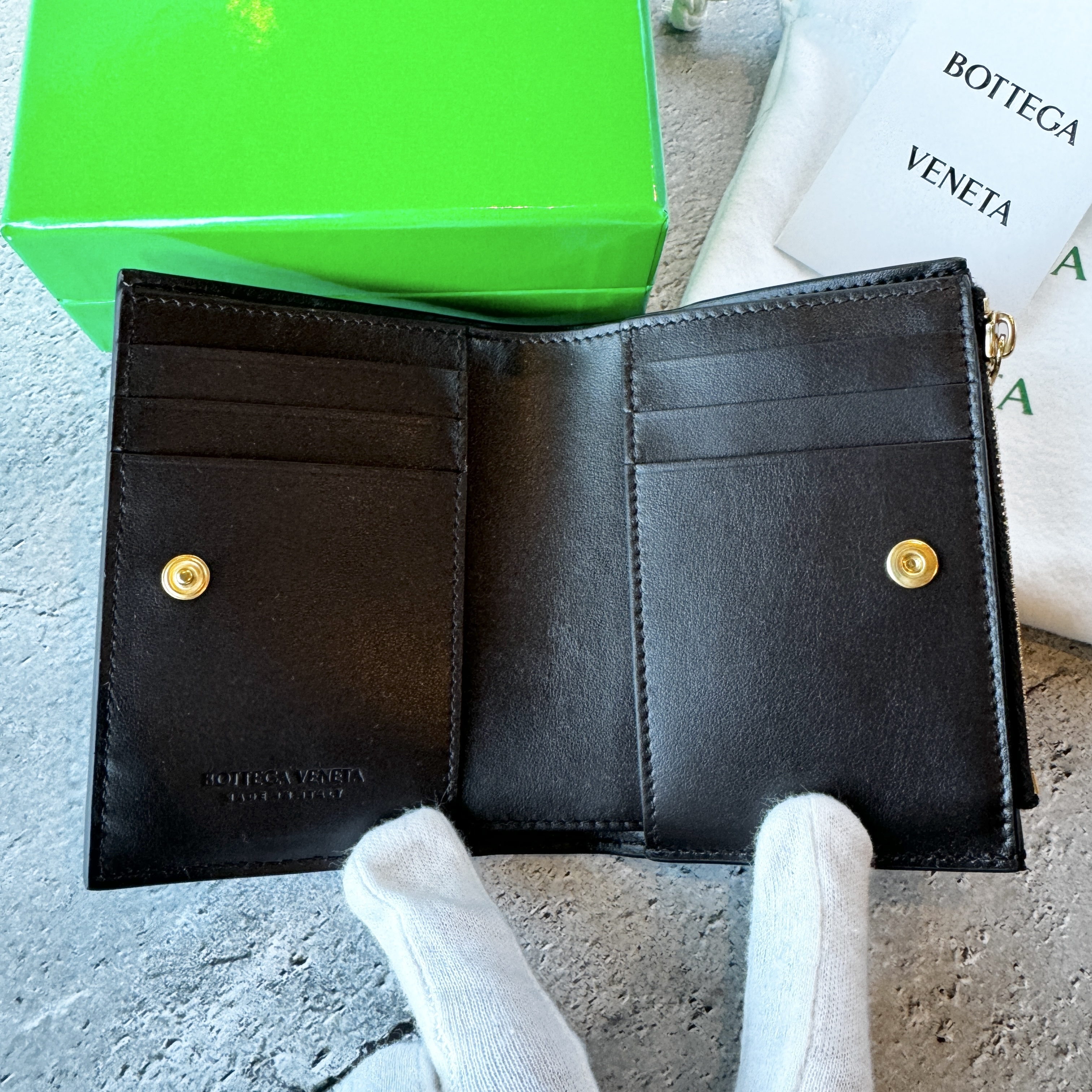 関税・送料込み【BOTTEGA VENETA】二つ折りウォレット