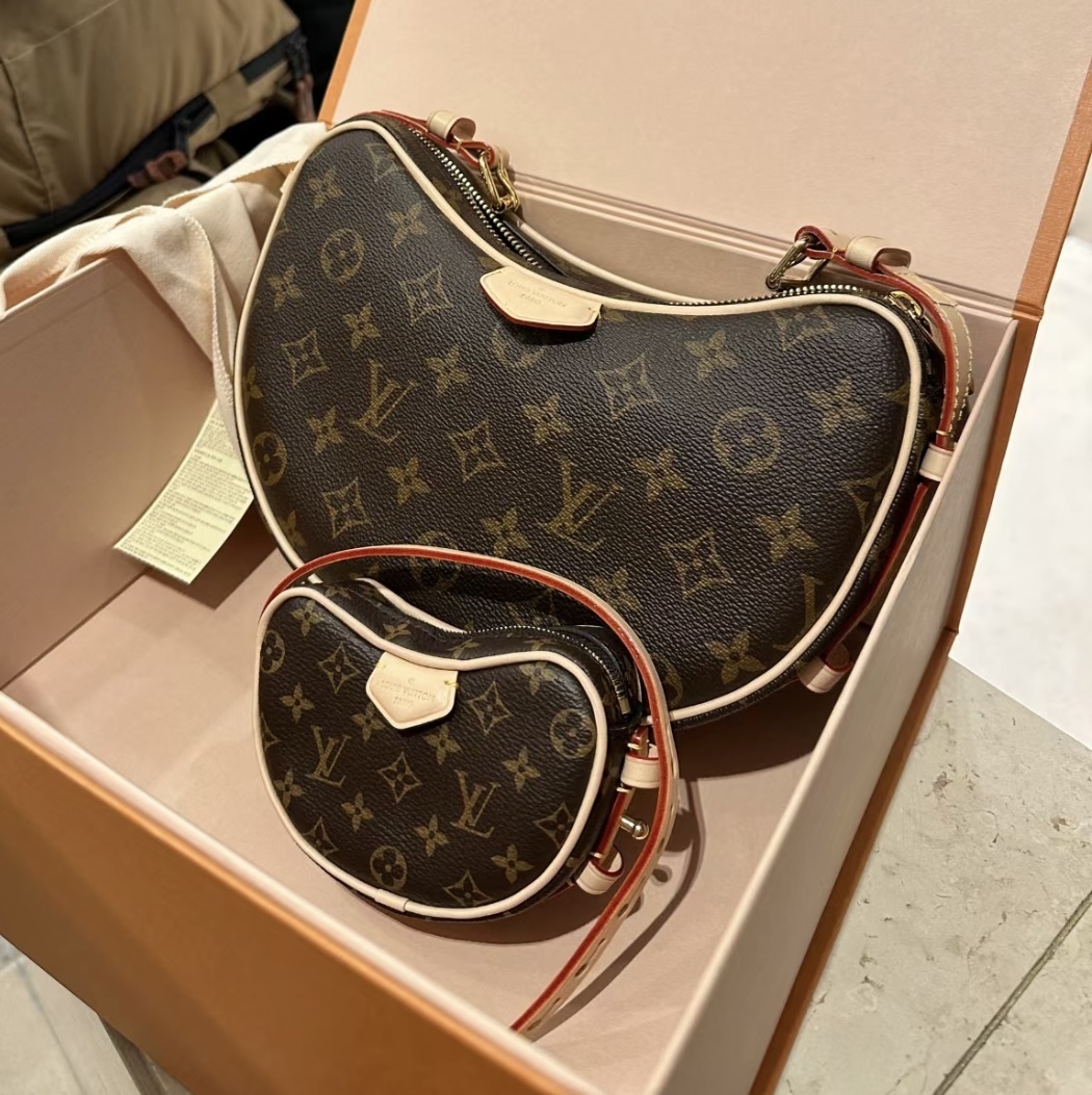ミニバック付が嬉しい Louis Vuitton クロワッサン バック