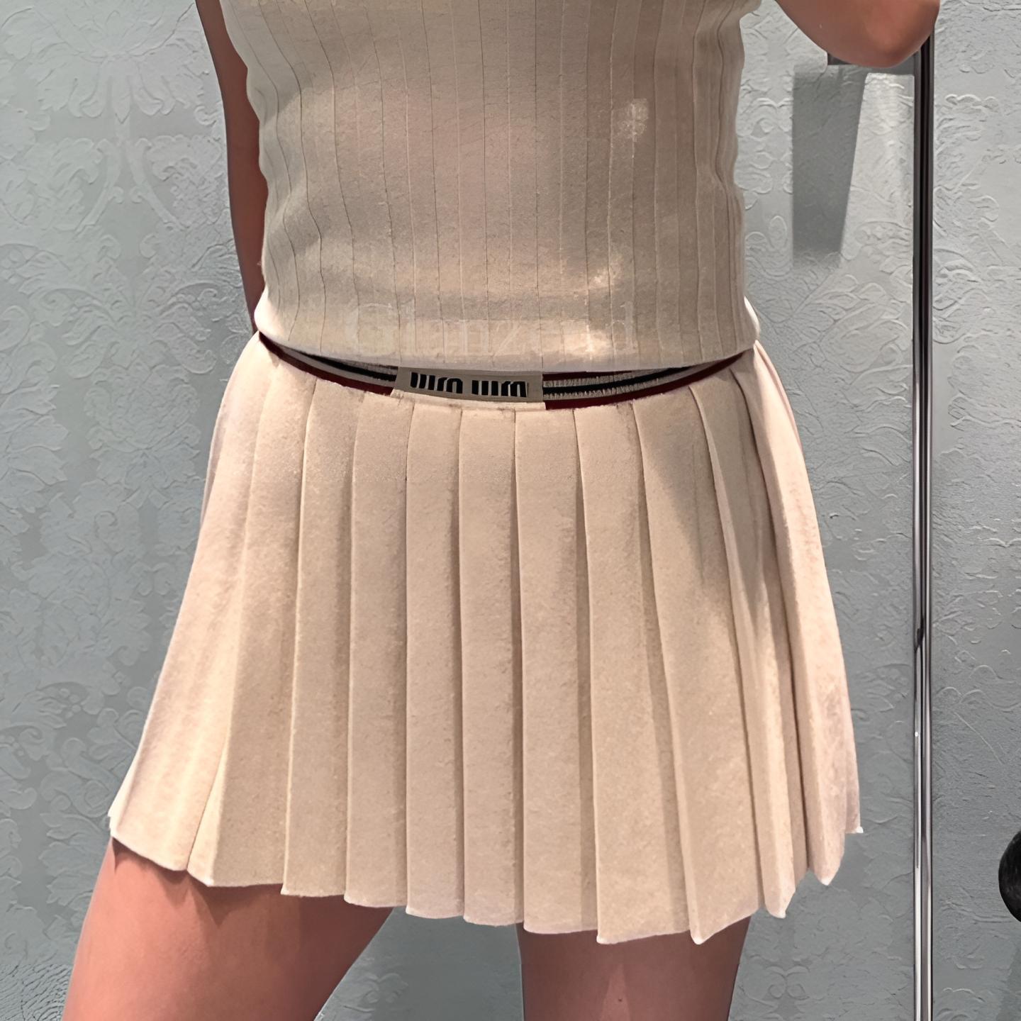 華やかなスタイルを叶える♪【MiuMiu】カシミヤ スカート