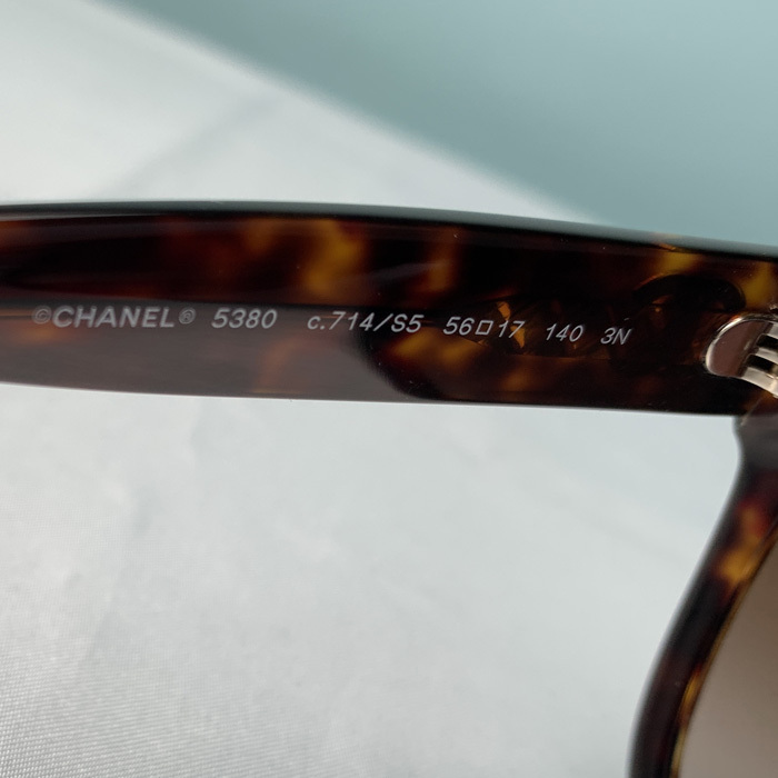 即納 CHANEL スクエアシェイプ サングラス ロゴ付Brown 5380C714 即納 CHANEL スクエアシェイプ サングラス ロゴ付Brown 5380C714
