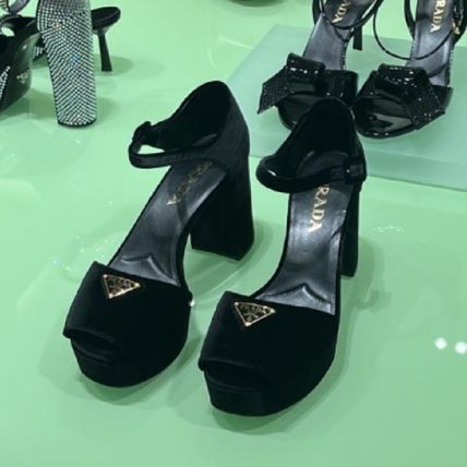ベルベット ブラック（黒）系 PRADA(プラダ) サンダル・ミュール
