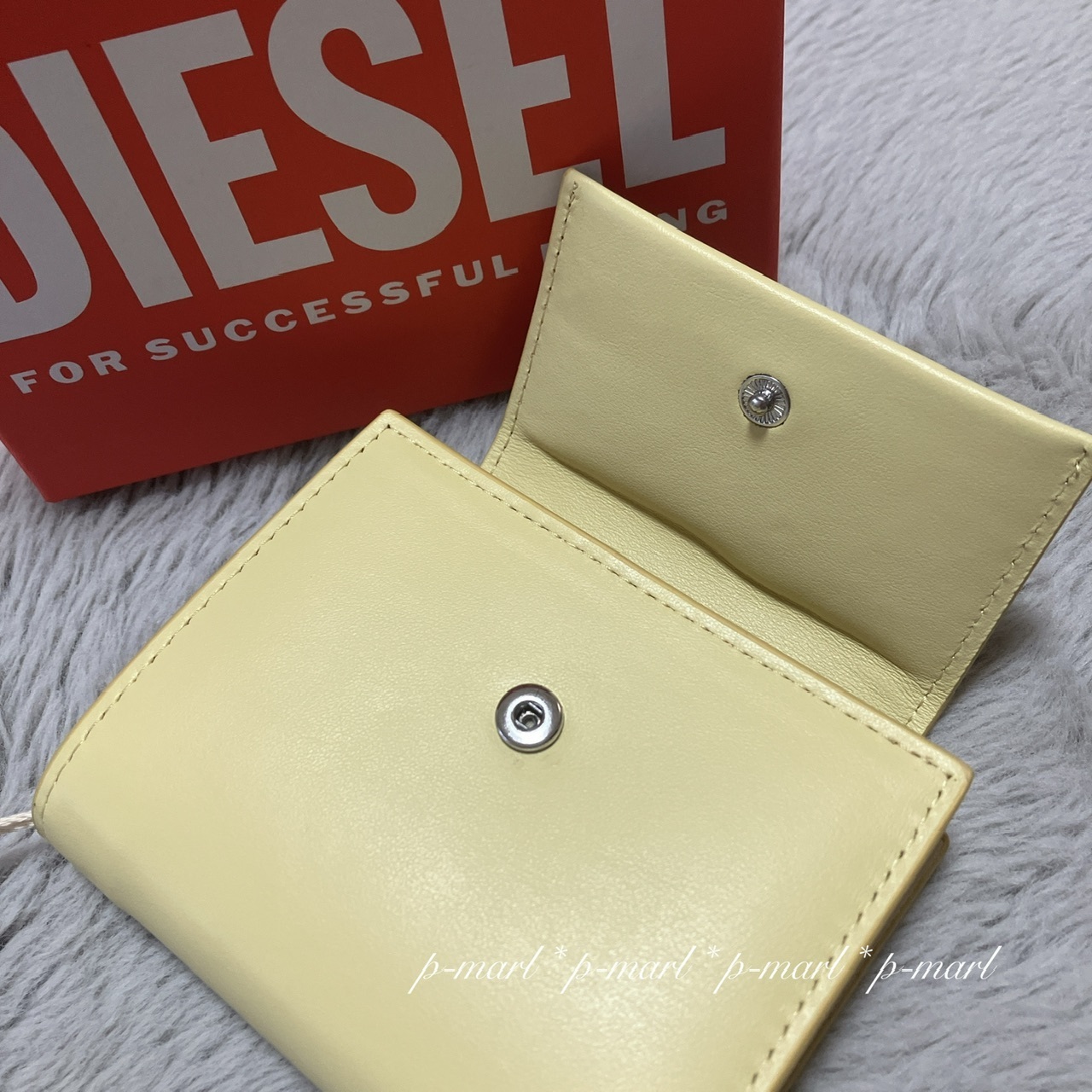 国内発*DIESEL レザー ロゴ パステル 二つ折り財布 選べる2色 国内発*DIESEL レザー ロゴ パステル 二つ折り財布 選べる2色