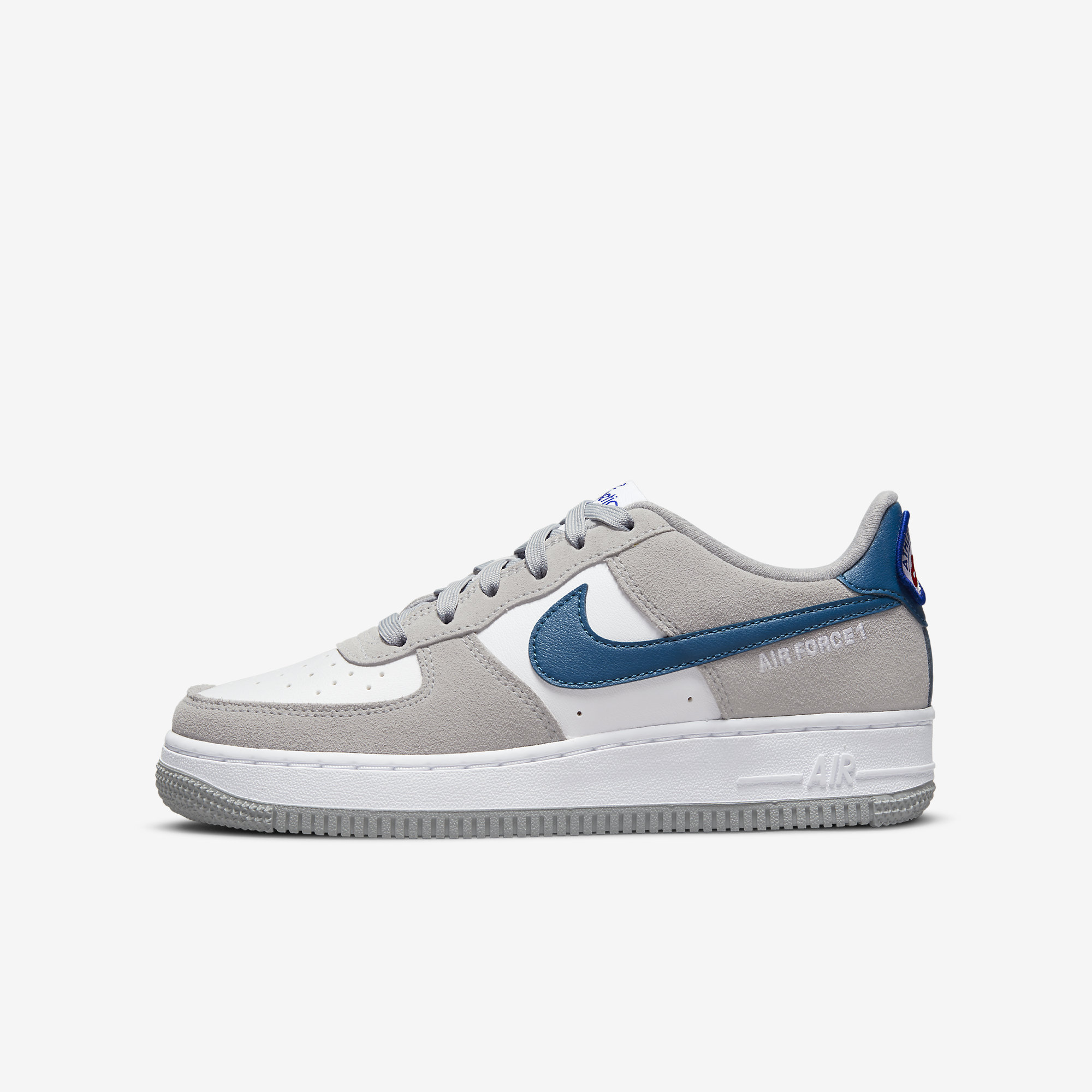 ★NIKE KIDS★大人もOK★AIR FORCE 1 LV8 (GS)★追跡付 ☆NIKE KIDS☆大人もOK☆AIR FORCE 1 LV8 (GS)☆追跡付
