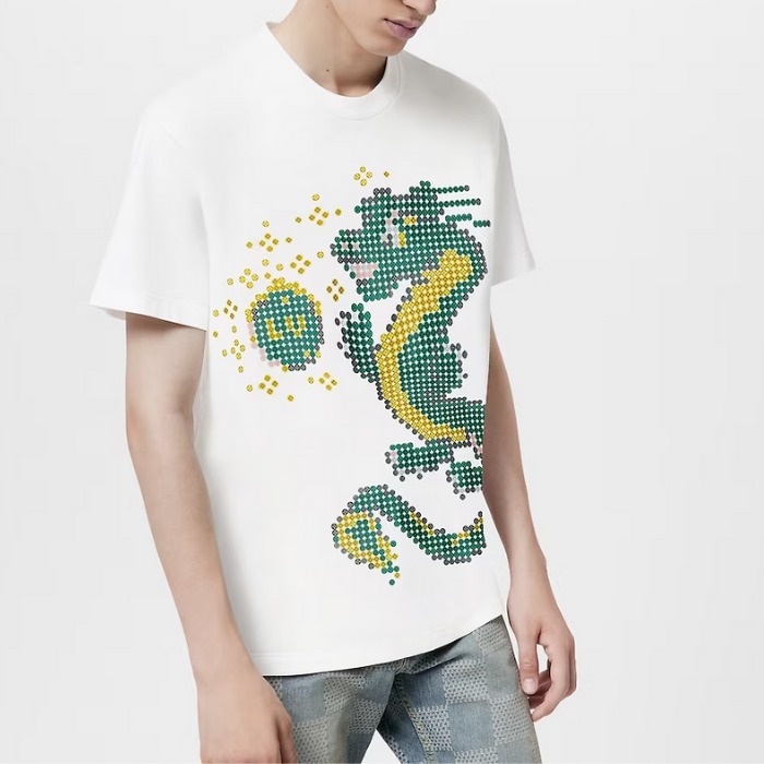 【Louis Vuitton】カジュアルな Tシャツ ホワイト ドラゴン 人気 Louis Vuitton】カジュアルな Tシャツ ホワイト ドラゴン 人気