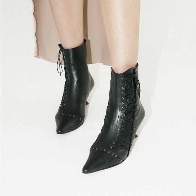 ショートブーツ・ブーティ threetimes Eyelet lace-up ankle boots 4BXK053 threetimes Eyelet lace-up ankle boots 4BXK053 (threetimes