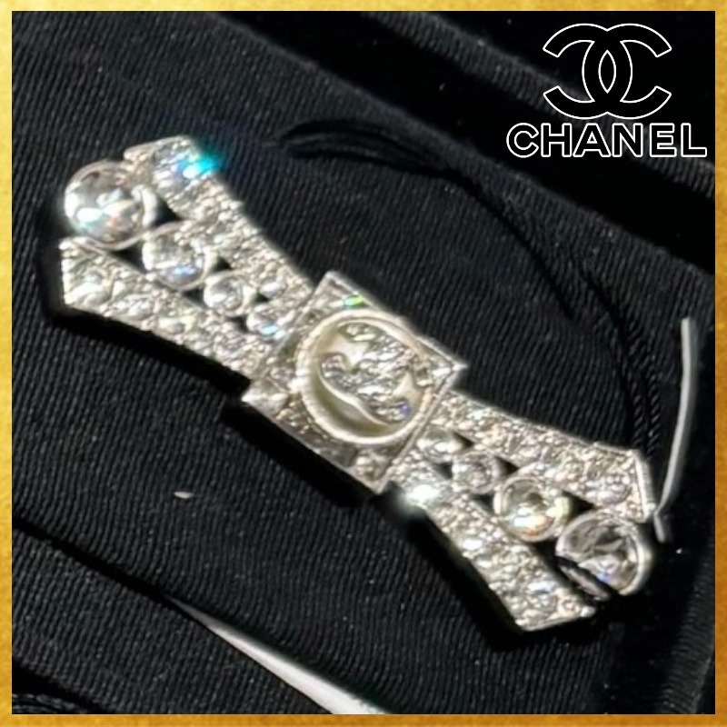 【シンプルながらも上品で華やか】 CHANEL ヘア クリップ