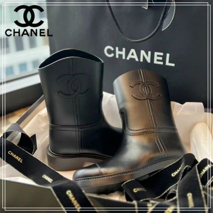 CHANEL Wedge Round Toe Plain Leather Office Style Elegant Style